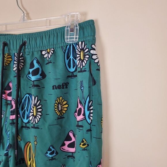 Neff Green Peace Mushroom Print Swim Trunks Size medium - Picture 4 of 8